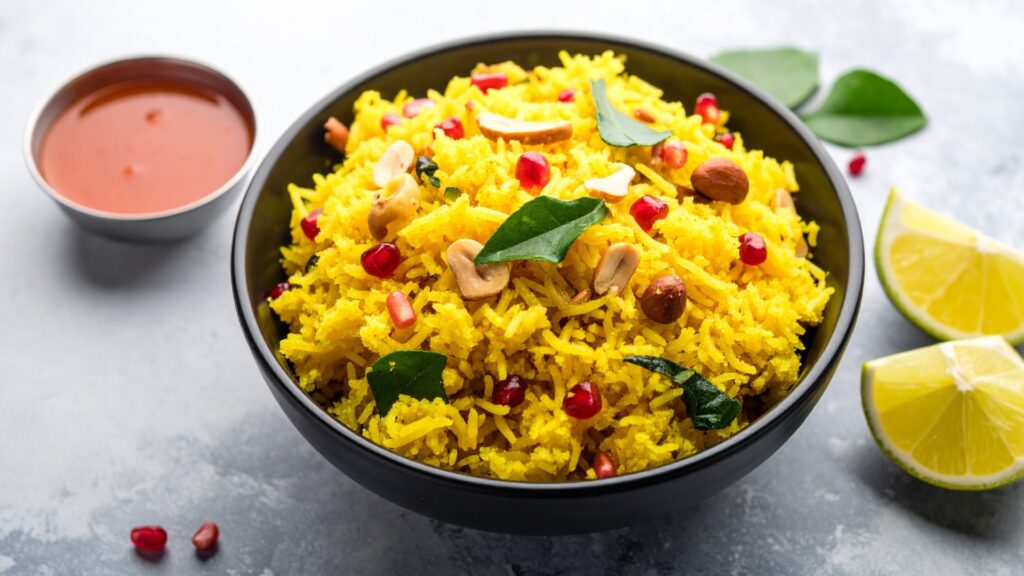 3. Poha (1 serving, 200 g)